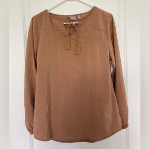 Chico's 0 (small) Camel Tan Tassel Tie‎ V-Neck Silky Modal Blend Blouse